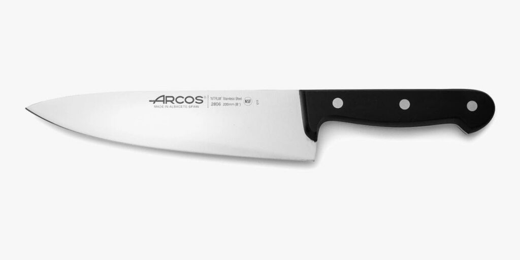 Cuchillo de chef Arcos Universal de 200 mm con mango negro remachado