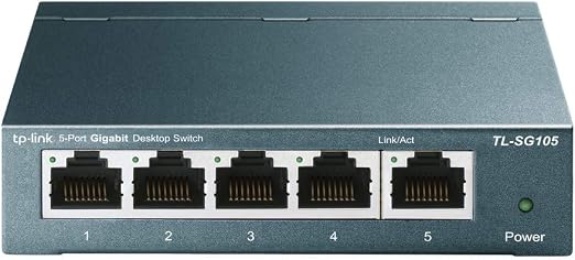 Switch TP-Link TL-SG105 de cinco puertos Ethernet sobre fondo blanco