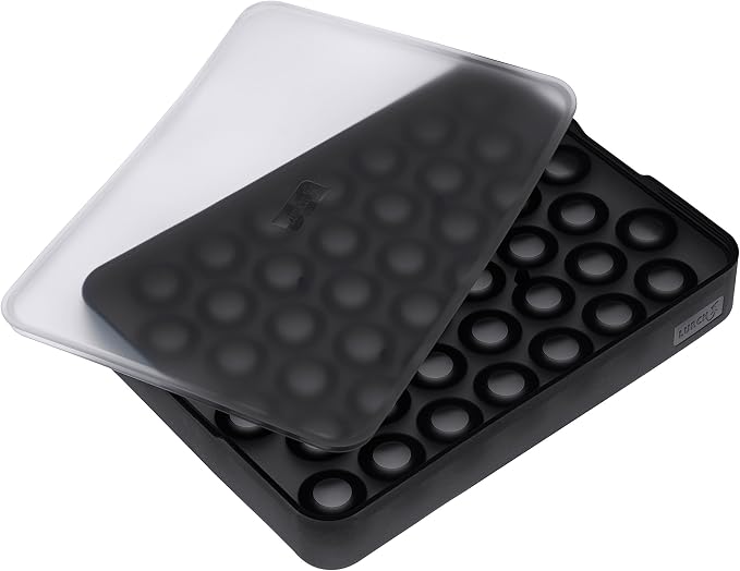 Molde negro Lurch para 42 bolas de hielo pequeñas con tapa translúcida levantada