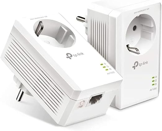 Dos adaptadores TP-Link TL-PA7017P blancos con enchufe integrado