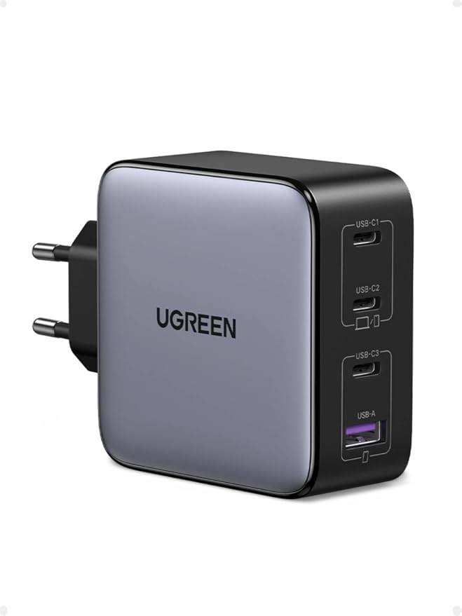 Adaptador UGREEN Nexode negro y gris de 100 W con tres puertos USB-C y un USB-A