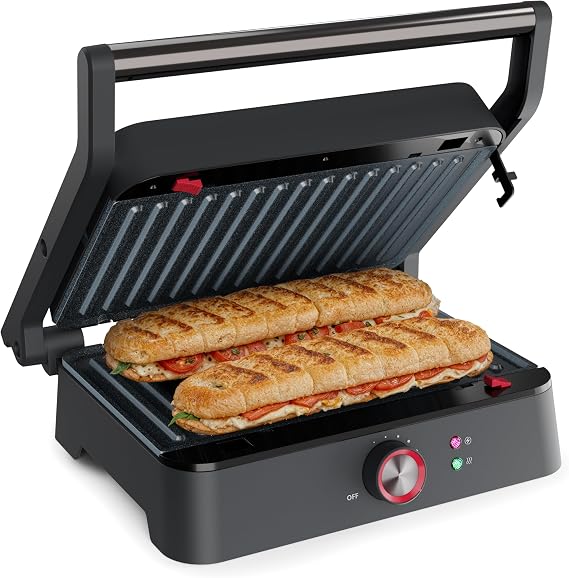 Grill Princess abierto con placas estriadas, dos bocadillos y selector frontal