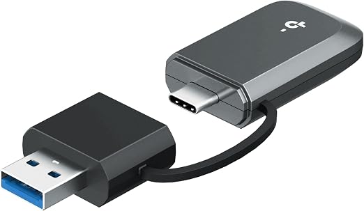 TP-Link Archer TBE230U negro con adaptador USB-C a USB-A sobre fondo blanco